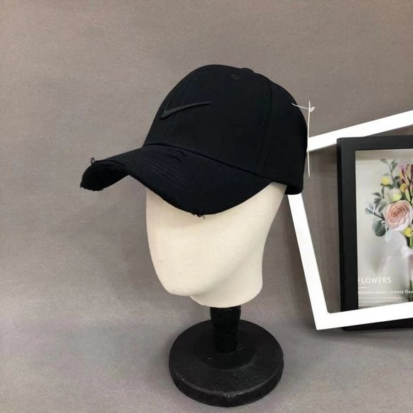 NIKE black baseball cap